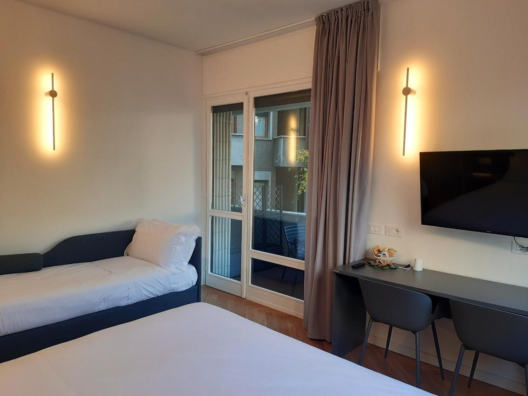 Mako Suites - Centro E Stazione Monza Exterior foto